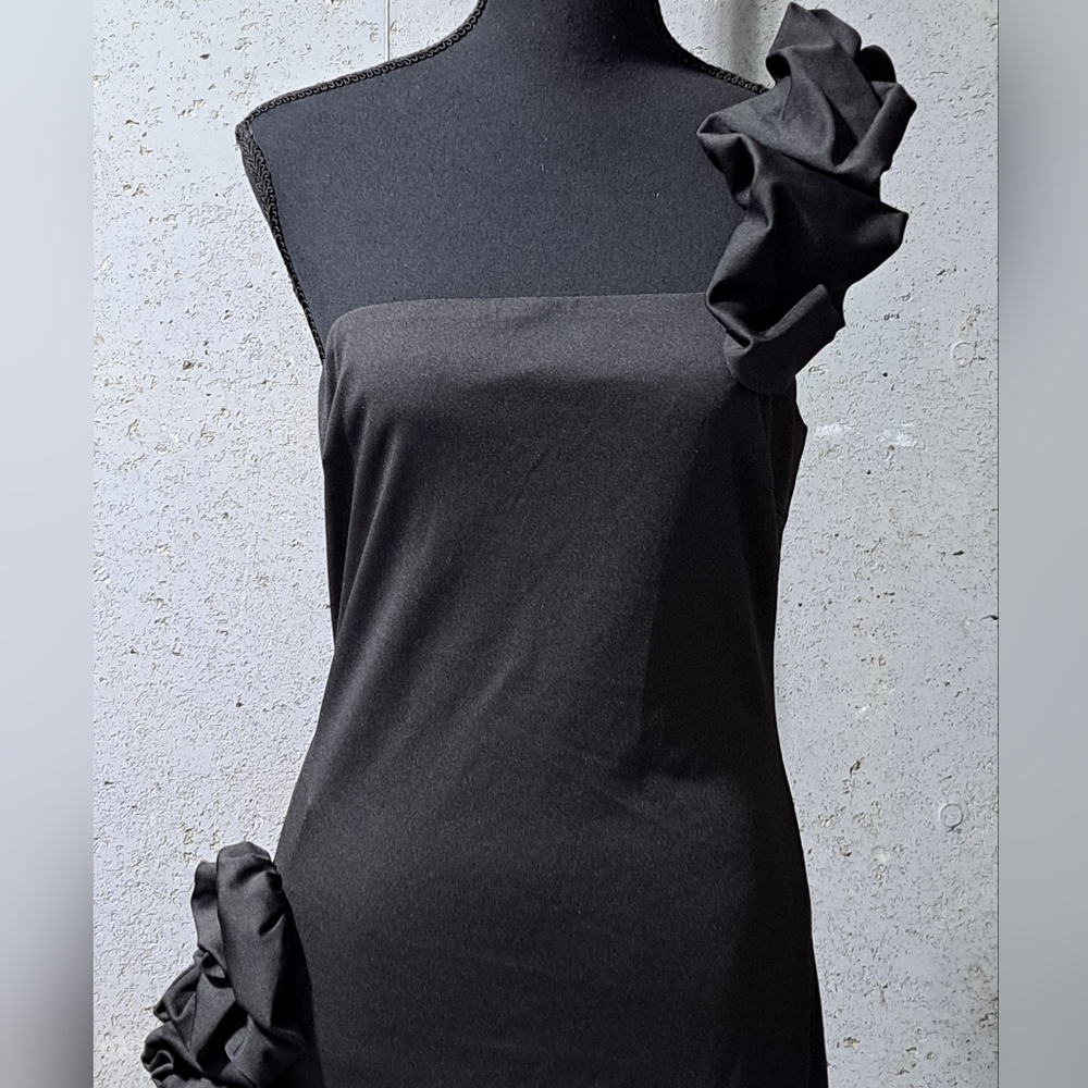 Sz M MICAS * Flower Ruffle Black Dress with Black Accents - Micas - Picture 5 of 11